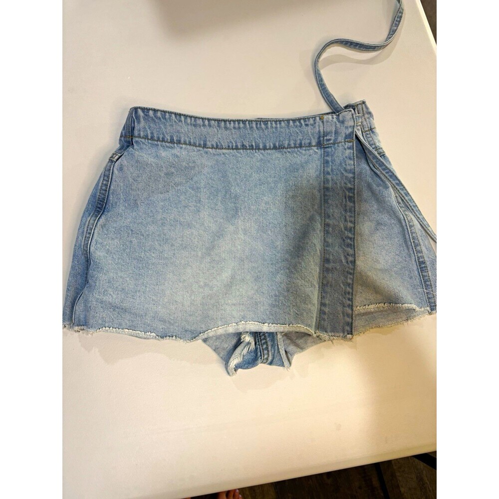 Altar'd State Women’s Blue Light Wash Denim Skort High Rise Zip Pockets L